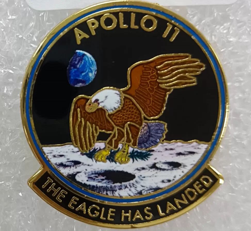 Fashion NASA Gear Mission Pin - Apollo 11