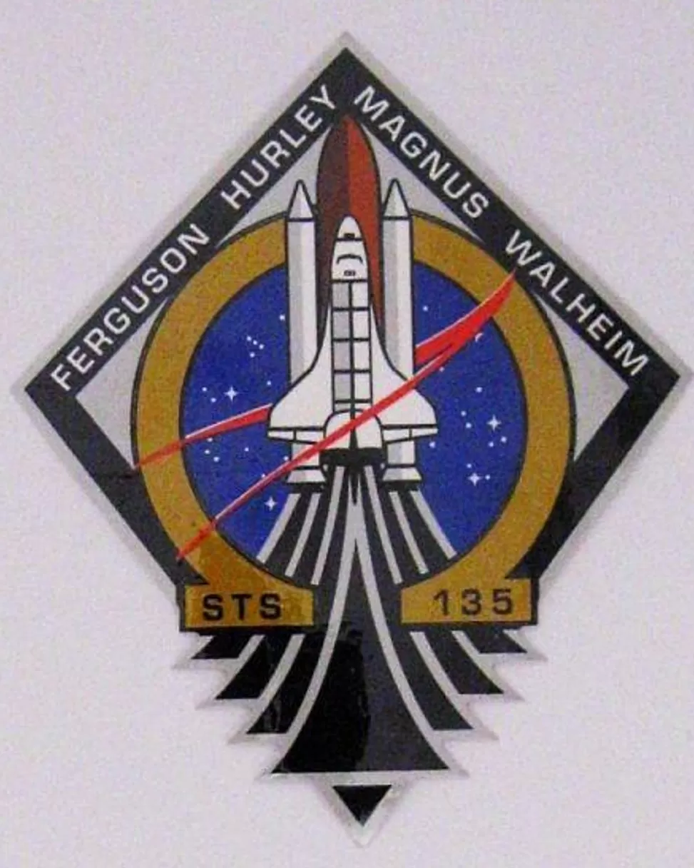 Online NASA Gear Space Shuttle STS-135 Mission Pin